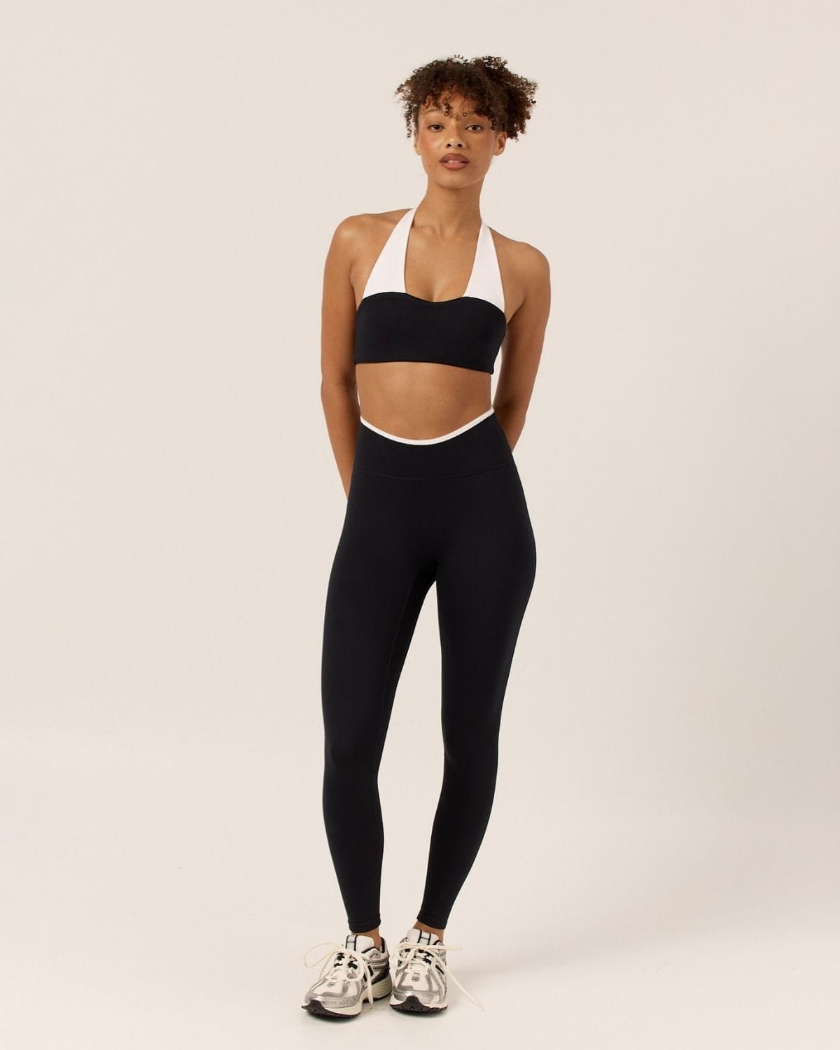 Serenity Dip Leggings | Black Two Tone