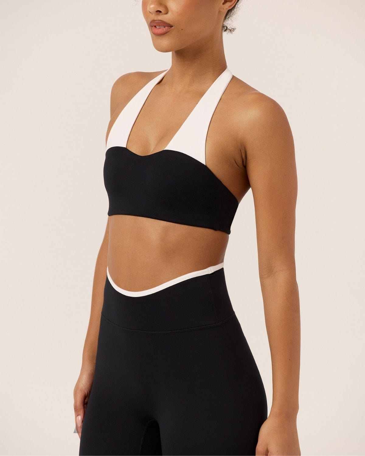 Serenity Dip Leggings | Black Two Tone