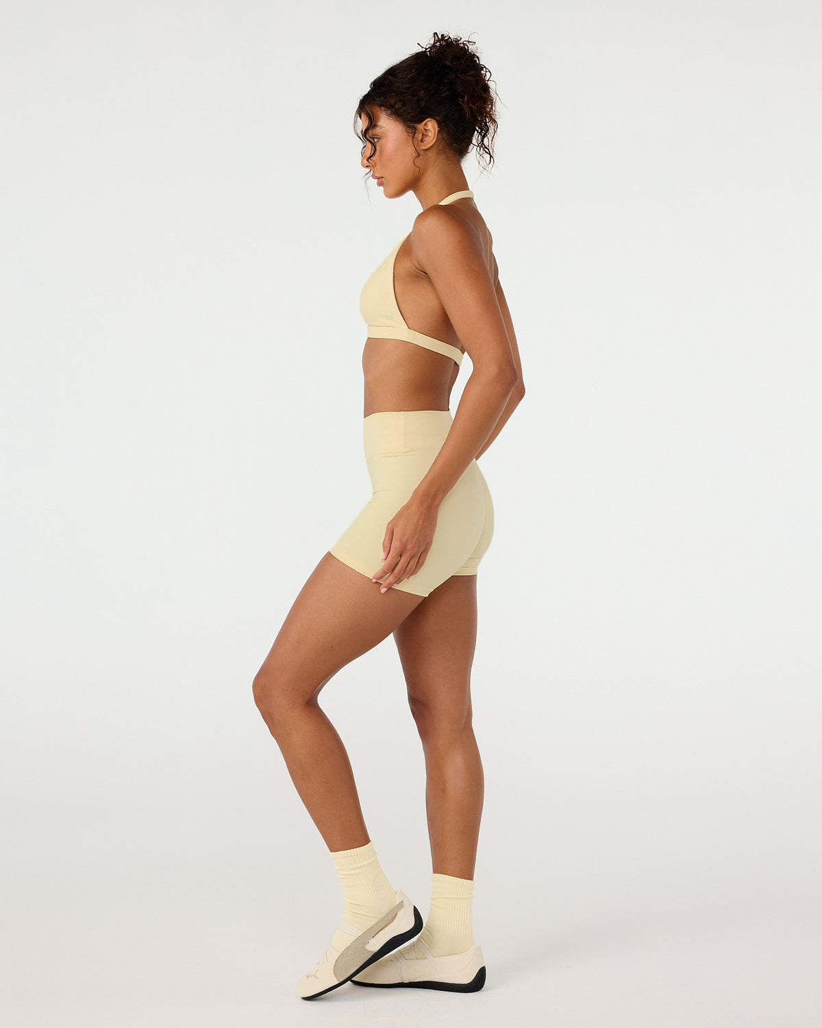 Form Invisible Scrunch Shorts 4" | Butter