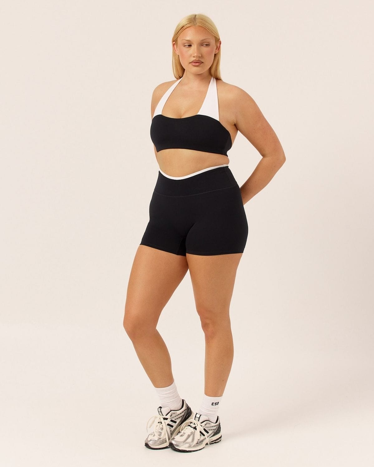 Serenity Dip Shorts 4" | Black Two Tone