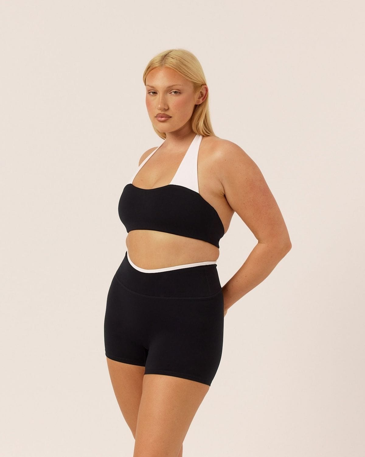 Serenity Dip Shorts 4" | Black Two Tone