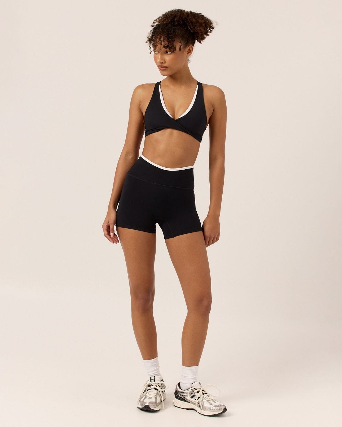 Serenity Dip Shorts 4" | Black Two Tone