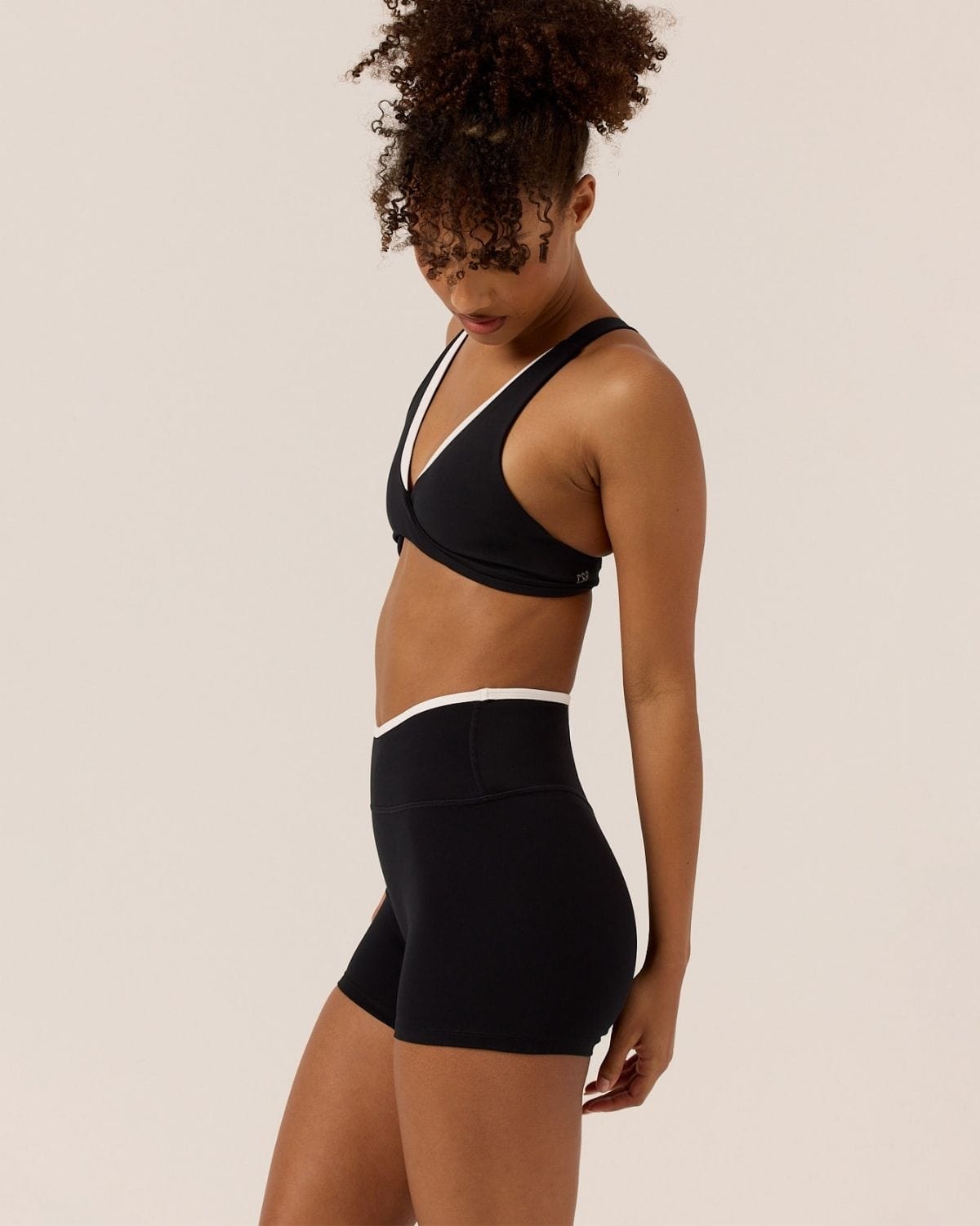 Serenity Dip Shorts 4" | Black Two Tone