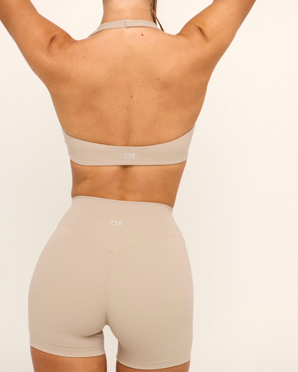 Form Invisible Scrunch Shorts 4" | Fawn